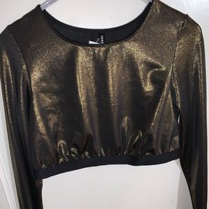 Torrid, shimmery long sleeve gold crop top size:00 (8/10 M)